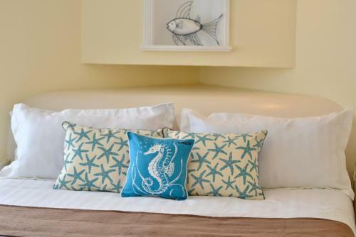 Hotel Sandyport Beach Resort
