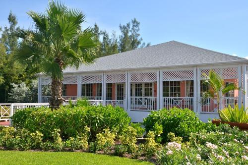 Hotel Sandyport Beach Resort