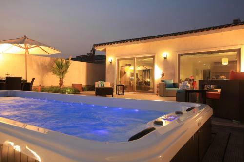 Hotel Dana Beach Resort