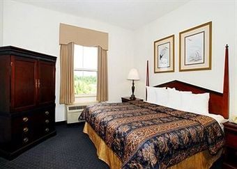 Hotel Quality Inn - Suites Patriots