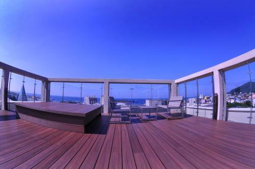 Black Sands Hotel
