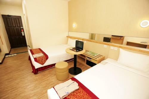 Super Hotel Yangon