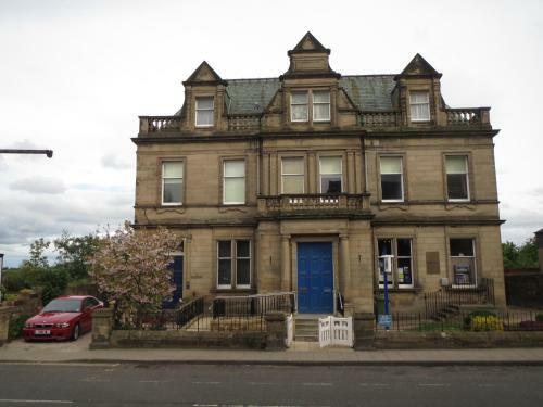 Hostal Bank House Guest House