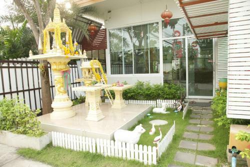 Hotel Friend's House Resort