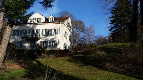 Apartamento Villa Im Park Wachwitzgrund