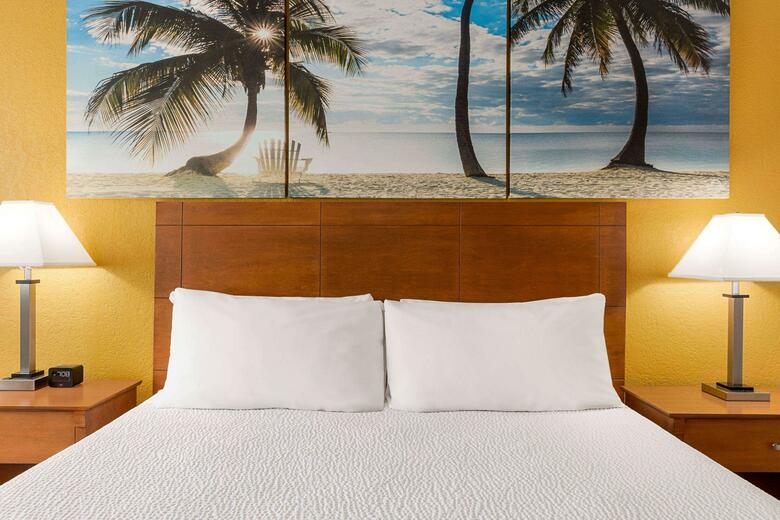 Envision Hotel Miami International Airport