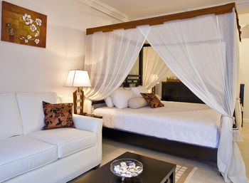 Hotel Calabash Cove Resort And Spa