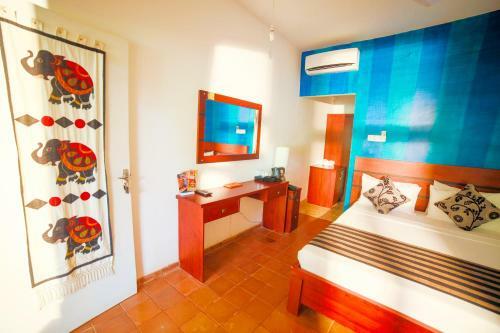 Airport City Hub Hotel