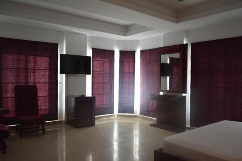 Hotel Intellectual Inn, Bahria Town
