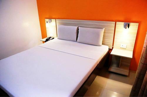 Hotel Travelbee Business Inn