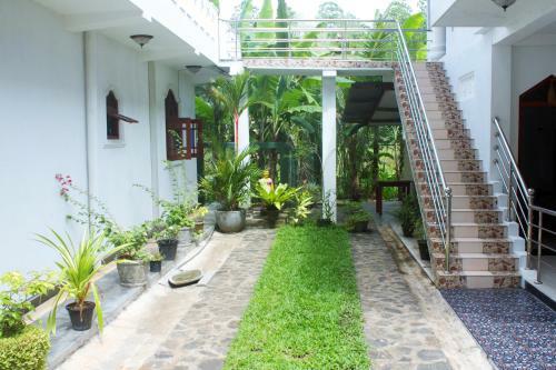 Hostal Tiny Royal Palace