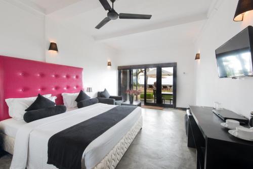 Hotel Cantaloupe Aqua
