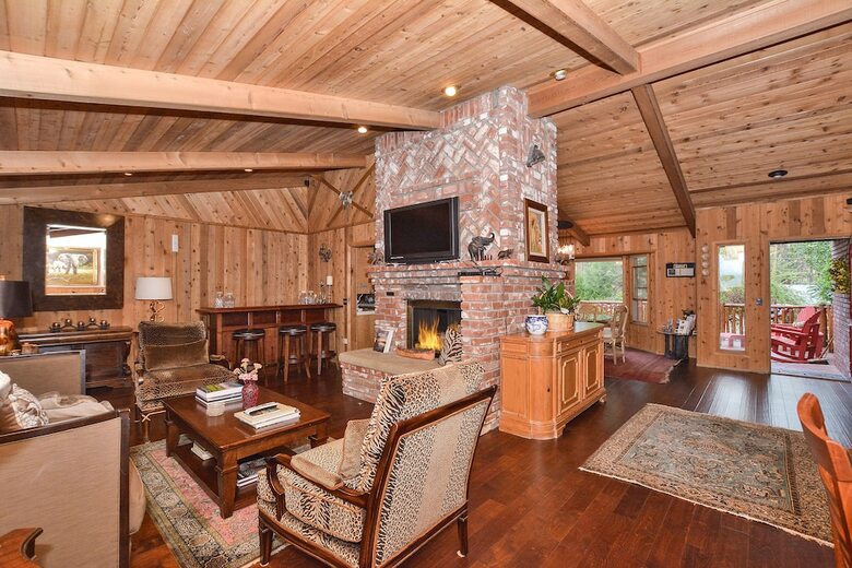 Alpenhorn Bed And Breakfast