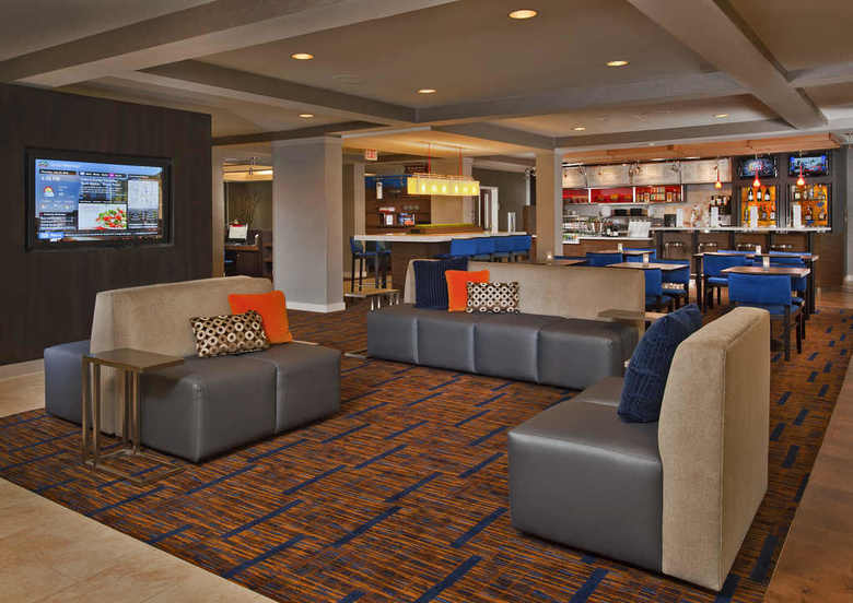 Hotel Courtyard By Marriott At Aventura Mall