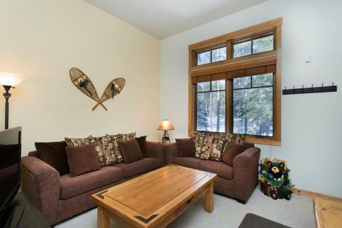 Lodge Mammoth Golf Properties By 101 Great Escapes