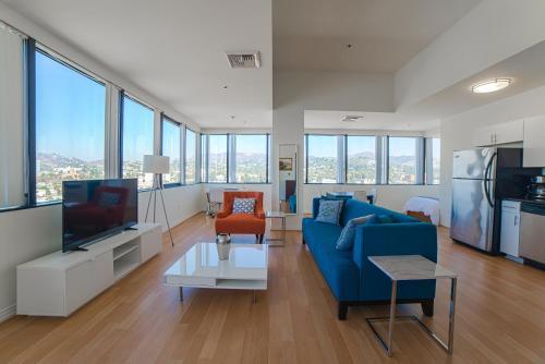 Hollywood Gallery Apartment