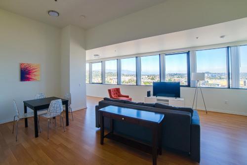 Hollywood Douglas Apartment