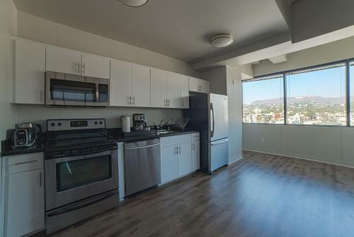 California Jewel Apartment