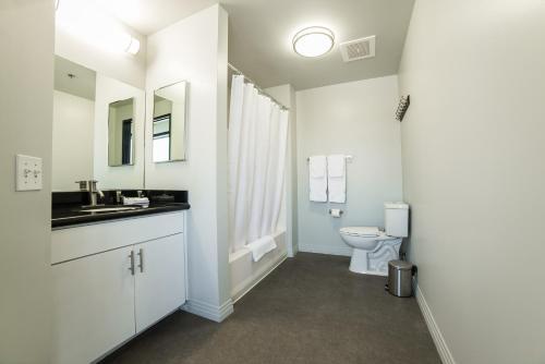 California Wanderlust Apartment