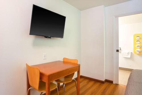 Motel 6 Ventura Downtown