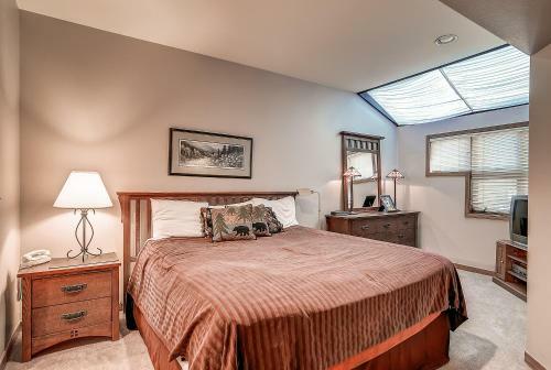 Apartamento Two-bedroom River Glen Condo 105a