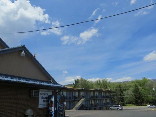 Silver Saddle Motel