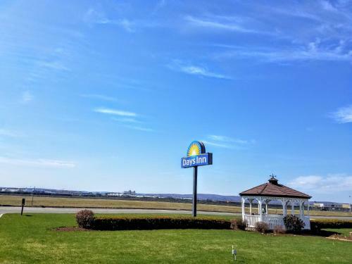 Hotel Days Inn Bradley Airport