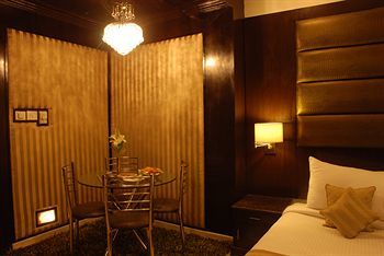 Shanti Palace Hotel