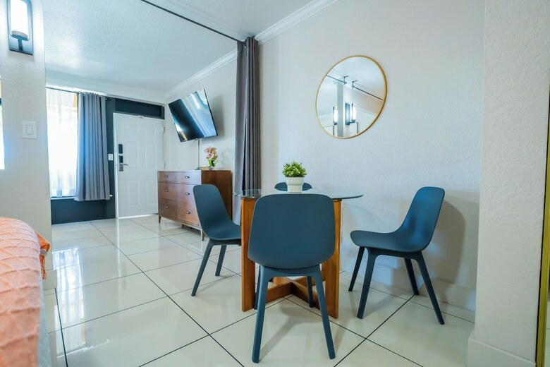 Boca Raton Plaza Hotel