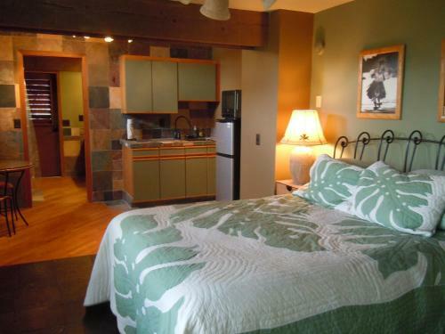 Maui What A Wonderful World Bed & Breakfast
