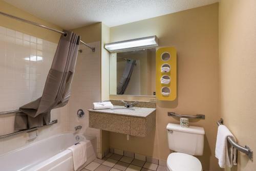 Hotel Motel 6 Libertyville