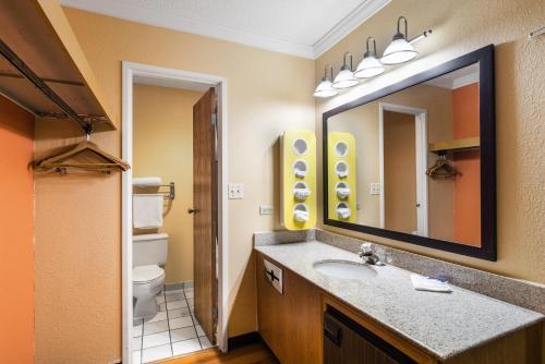 Hotel Motel 6 Libertyville