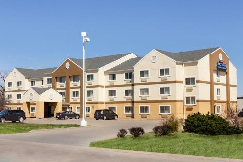Hotel Baymont By Wyndham Salina