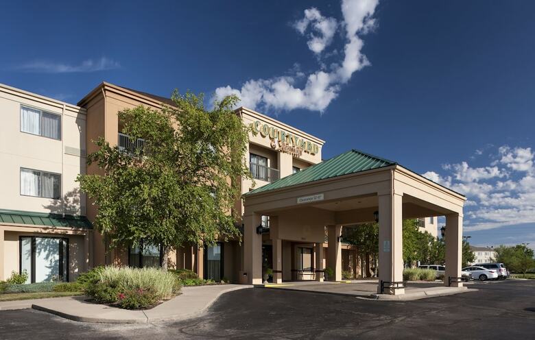 Hotel Courtyard By Marriott Wichita East