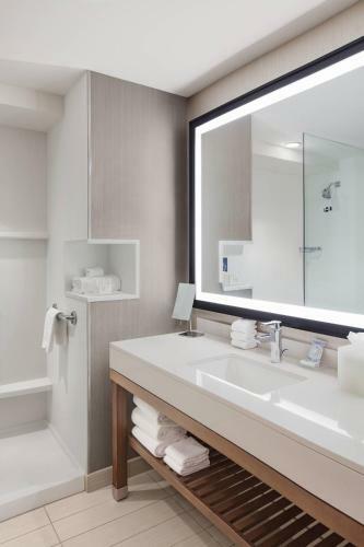 Hotel Courtyard By Marriott Portland Downtown/waterfront