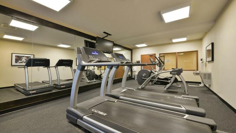 Holiday Inn Express Boston/milford Hotel