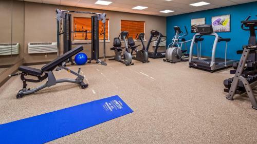 Hotel Baymont Inn And Suites Warren
