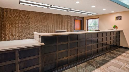 Hotel Baymont Inn And Suites Warren