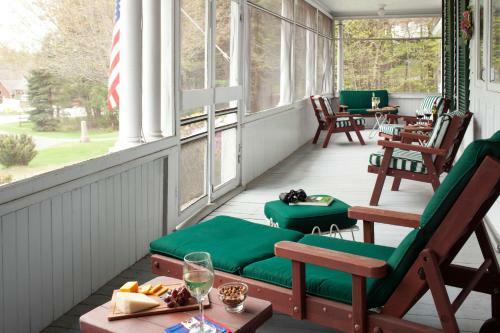 Bed & Breakfast Inn On Golden Pond
