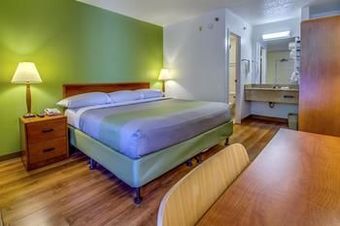 Motel 6 Buffalo Airport
