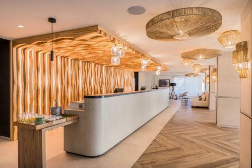 Hotel Barcel� Ponent Beach