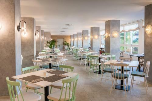 Hotel Barcel� Ponent Beach