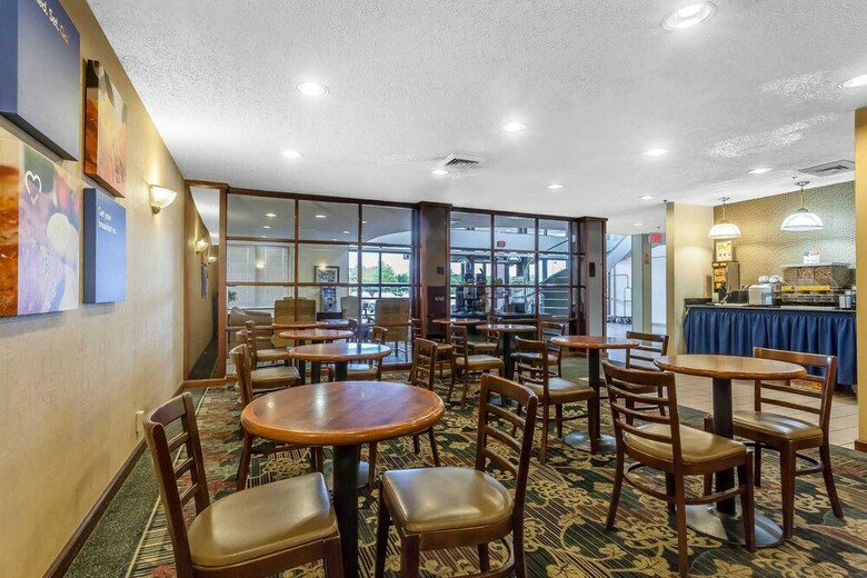 Hotel Comfort Inn Cleveland Airport
