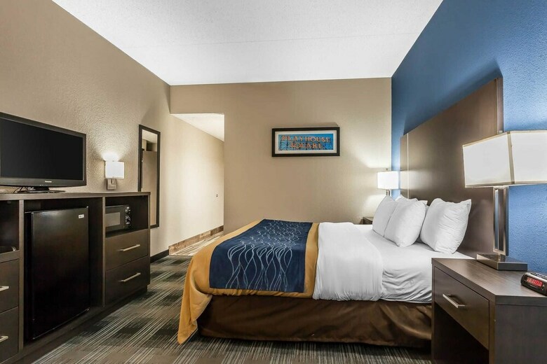 Hotel Comfort Inn Cleveland Airport
