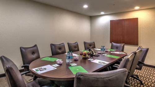 Hotel Holiday Inn North Quail Springs