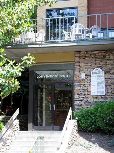 Hotel River Terrace Resort & Convention Center