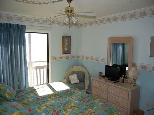 Apartamento Pelican's Landing 404 Condo