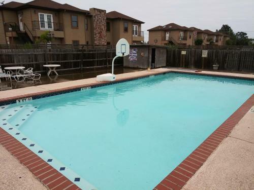 Hotel Deluxe 6 Inn & Suites