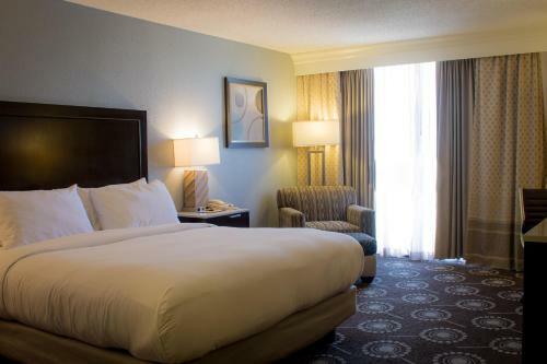 Hotel Doubletree By Hilton Midland Plaza