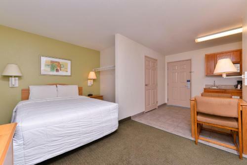 Hotel America's Best Value Inn & Suites